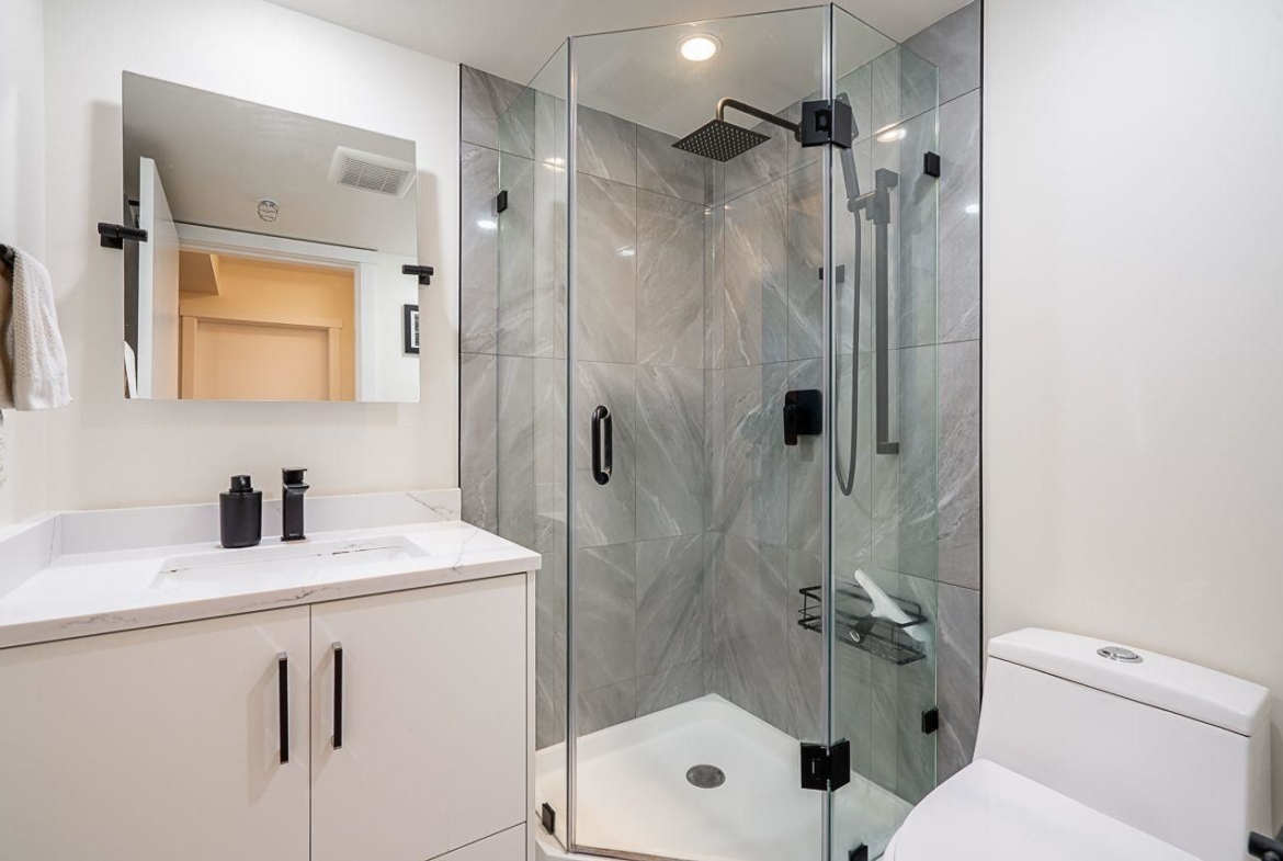 2289 YUKON CRESCENT, Burnaby BC V5C 0B2