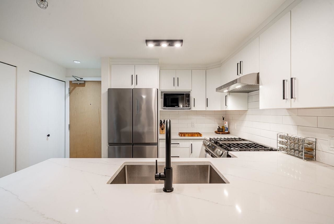 2289 YUKON CRESCENT, Burnaby BC V5C 0B2