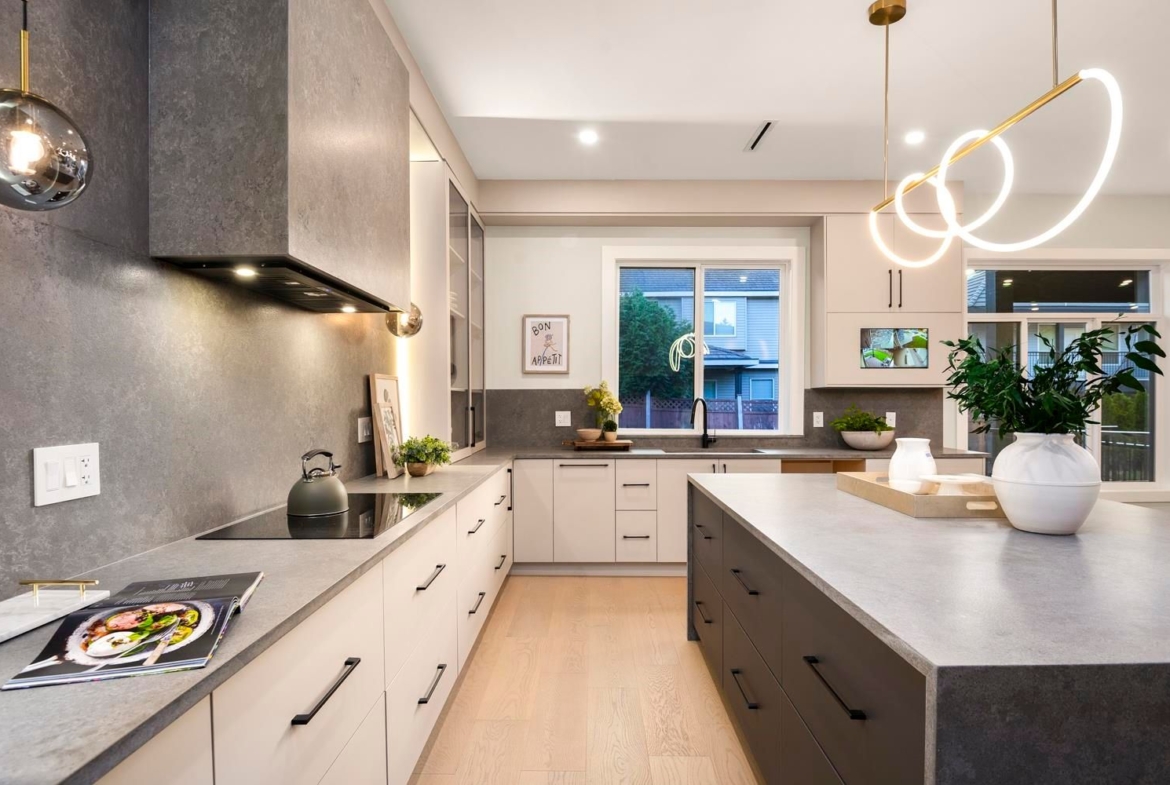 172A STREET, Surrey BC V4N 4H6