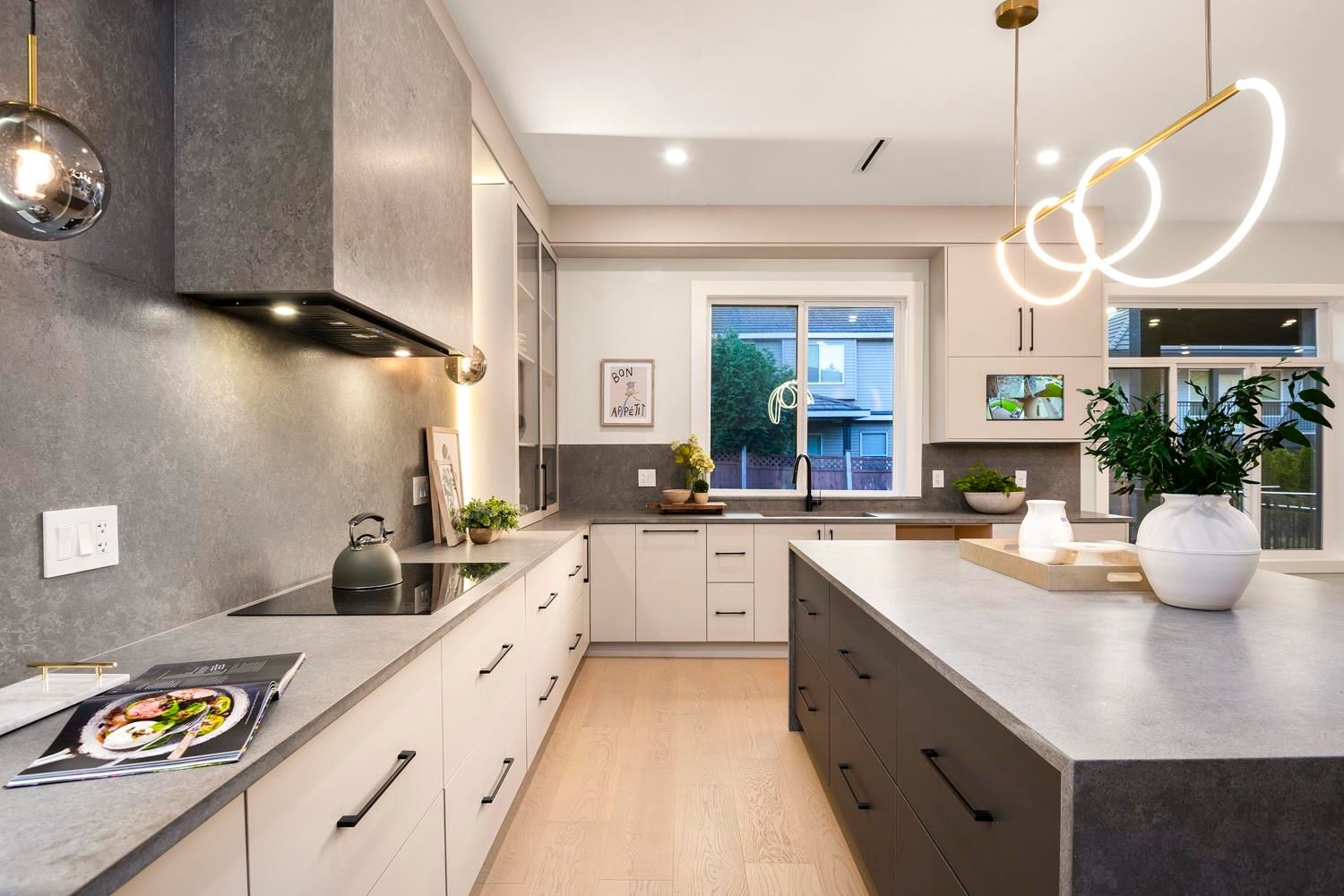172A STREET, Surrey BC V4N 4H6