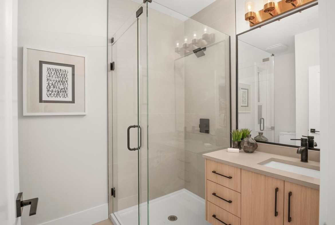 172A STREET, Surrey BC V4N 4H6